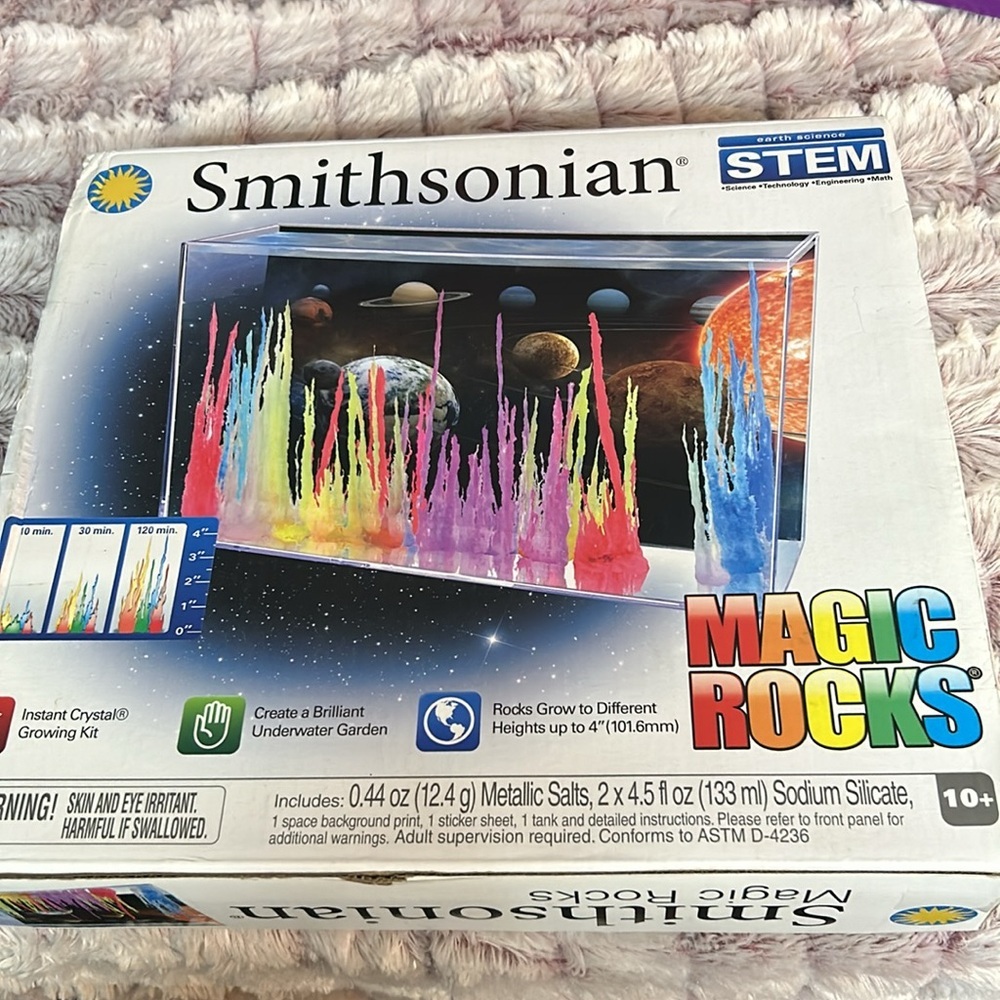 Smithsonian Magic Rocks - Picture 2 of 2
